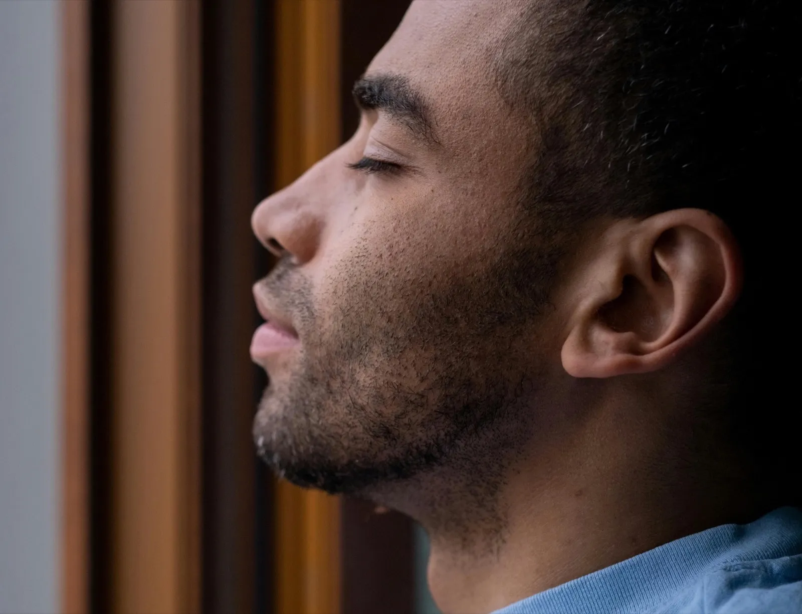 Präzise Laser-Behandlung für Ohrhaare in München